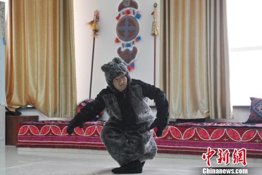 甘肃哈萨克族传承民俗技艺留住“文化乡愁”（图）