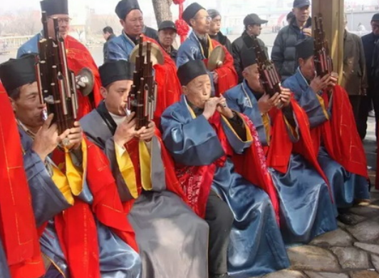 冀中管乐原有“北乐会”、 “南乐会”两种演奏形式。“