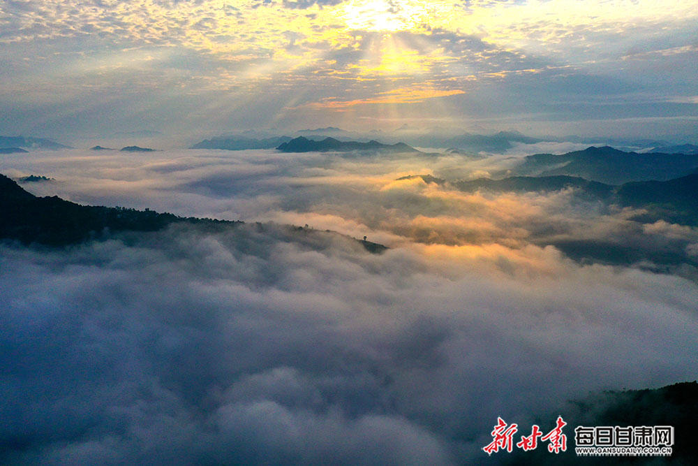14、(洒金绘彩)康县大堡,摄影郭军.jpg 14、(洒金绘彩)康县大堡,摄影郭军.jpg