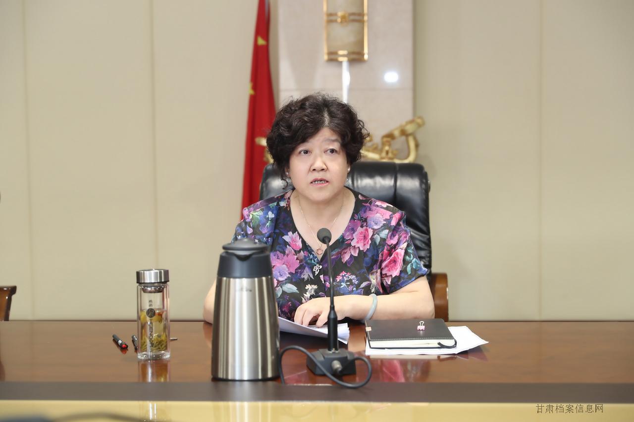图1.省档案馆党组书记、馆长卢琼华讲话.jpg