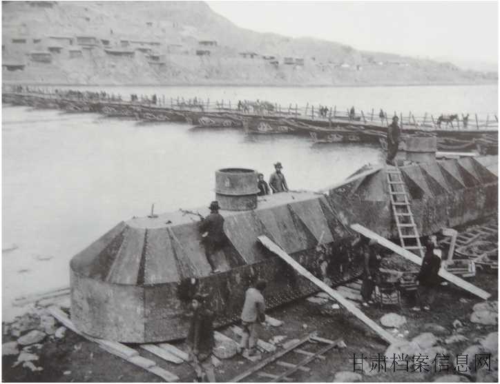 3.铁桥架设现场.jpg