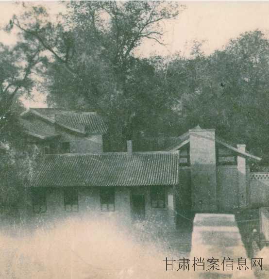 3.谷正伦在中山东园.jpg