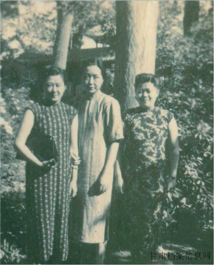 11.张素我、陈白坚、胡永馨合影.jpg