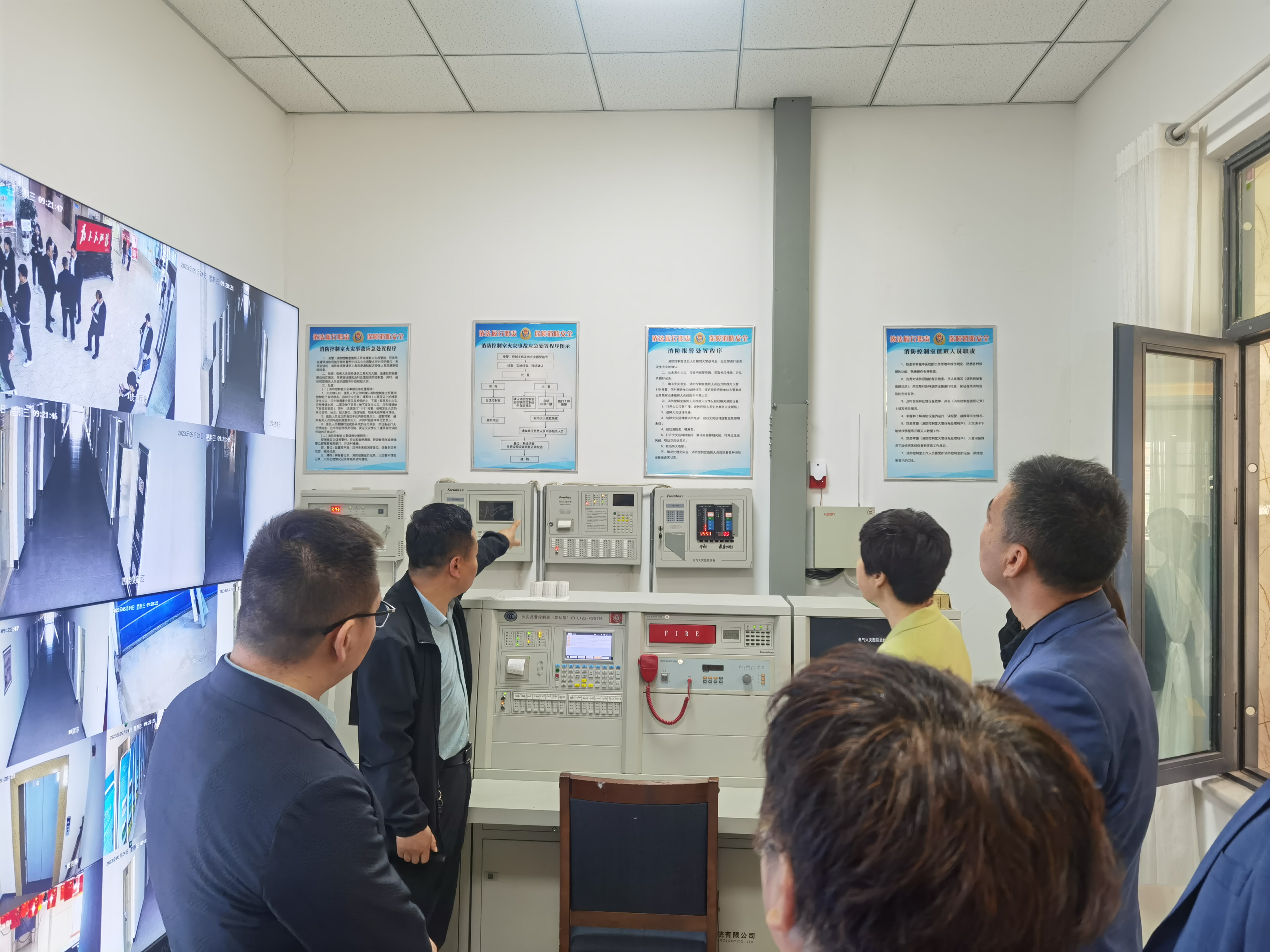 2023年5月前往张掖市档案馆学习安全管理制度，参观安全管理设施设备等。来源：瓜州县档案馆.jpg