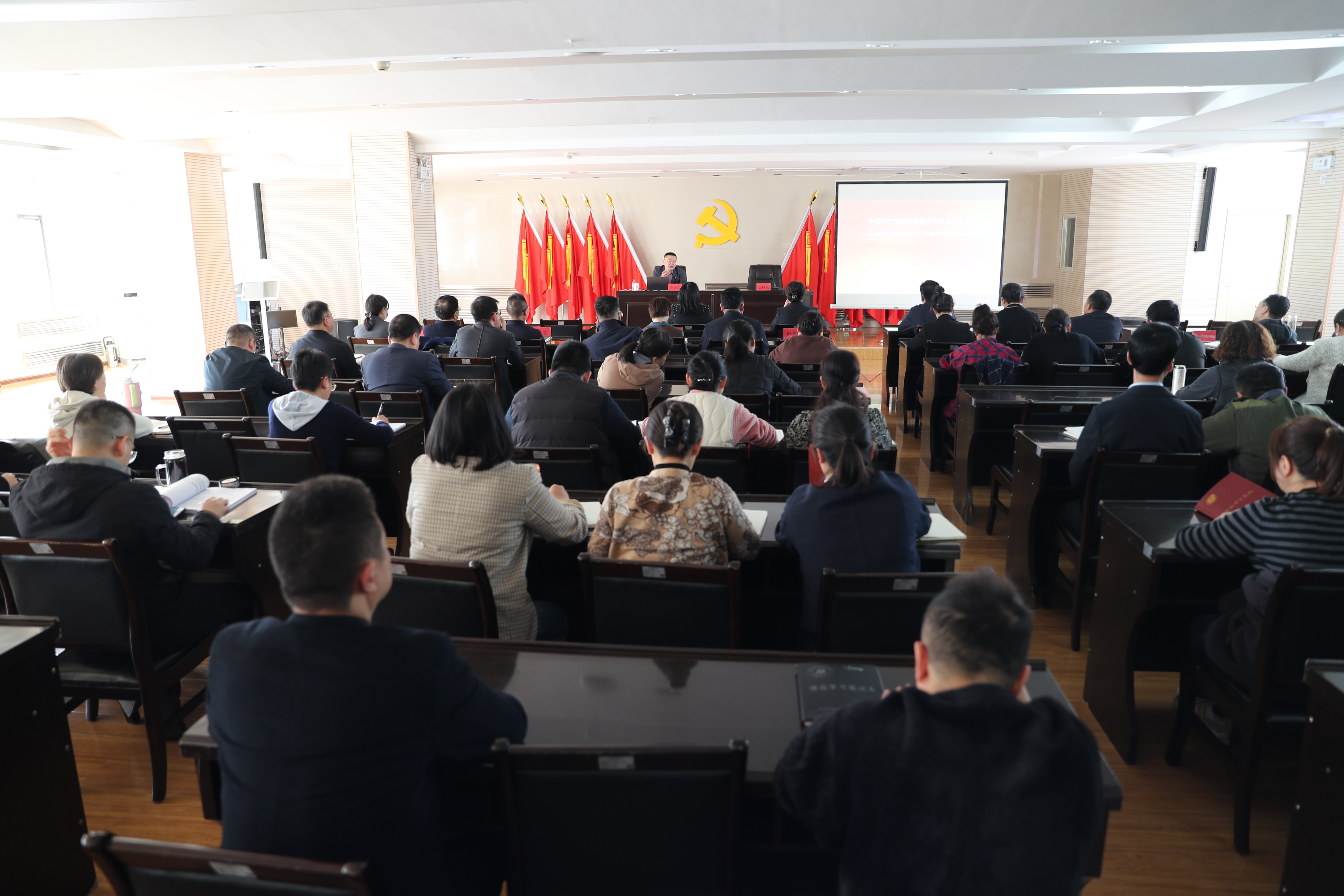 default.jpg default.jpg