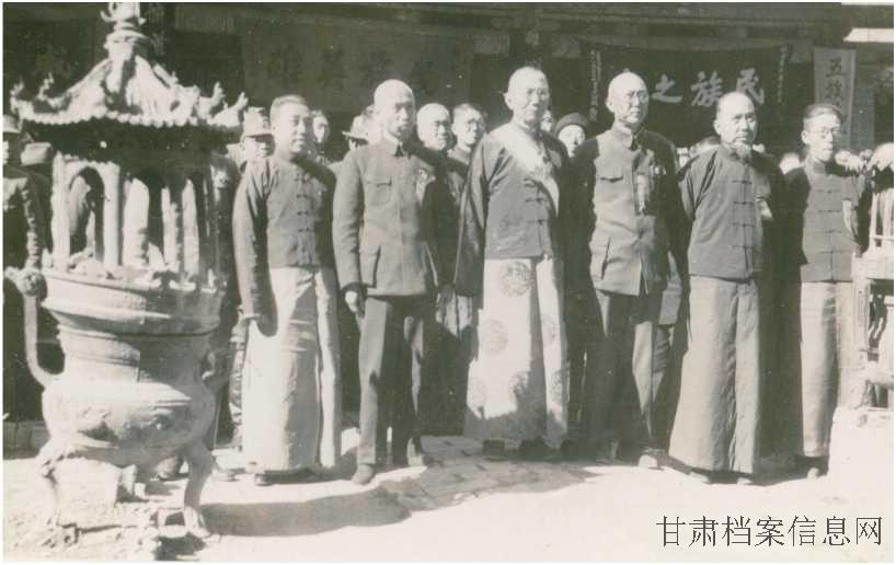 3.阎锡山、谷正伦祭成陵.jpg 3.阎锡山、谷正伦祭成陵.jpg